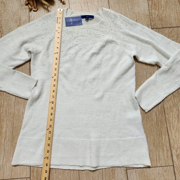 Apt. 9 White Sweater Silver With Studs size XL - Picture 8 of 9